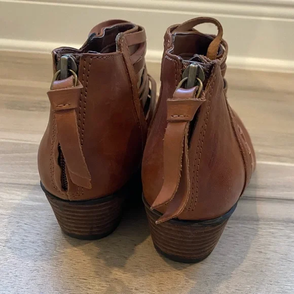 Brown Leather Clark’s Soft Cushion Booties - Picture 2 of 7